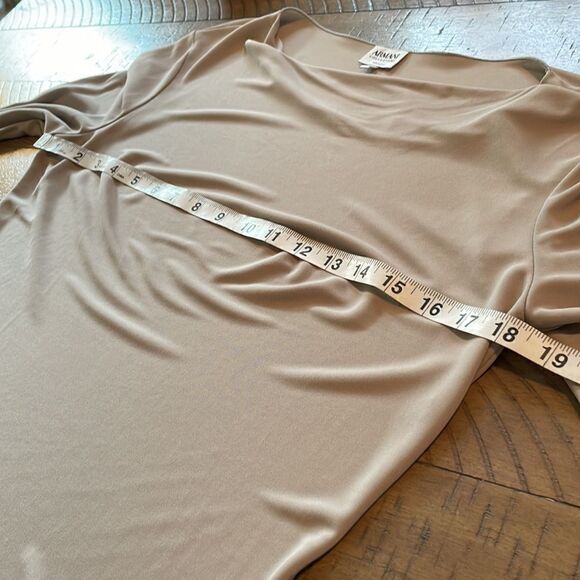 Chic made in Italy 🇮🇹 Cowl neck ARMANI COLLEZIONI Blouse moves 💃 with you! 🧑🎨 👀 - Picture 6 of 16